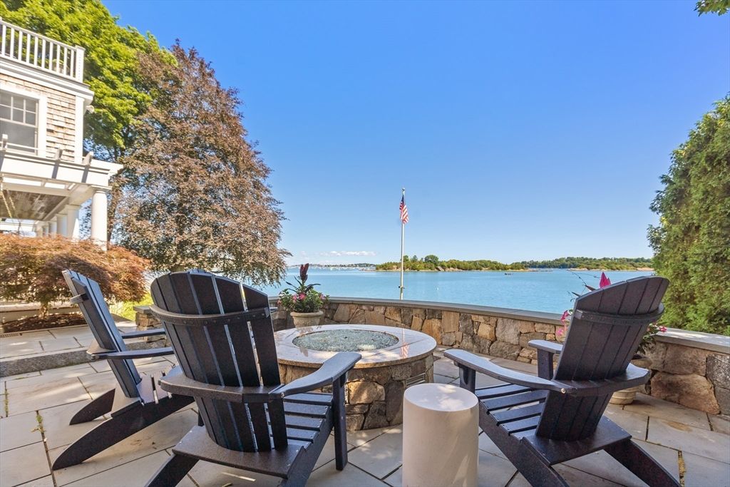 Exterior, Pool, Water