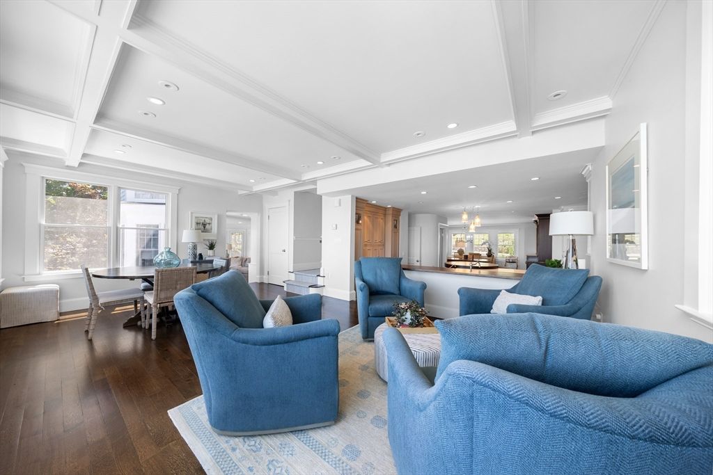 Dining room, Interior, Living room, Recessed Lighting, Wood Texture Flooring