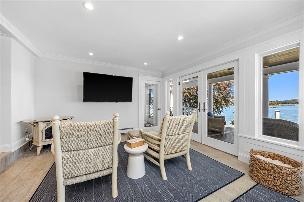 Interior, Living room, Recessed Lighting, Water, Wood Texture Flooring