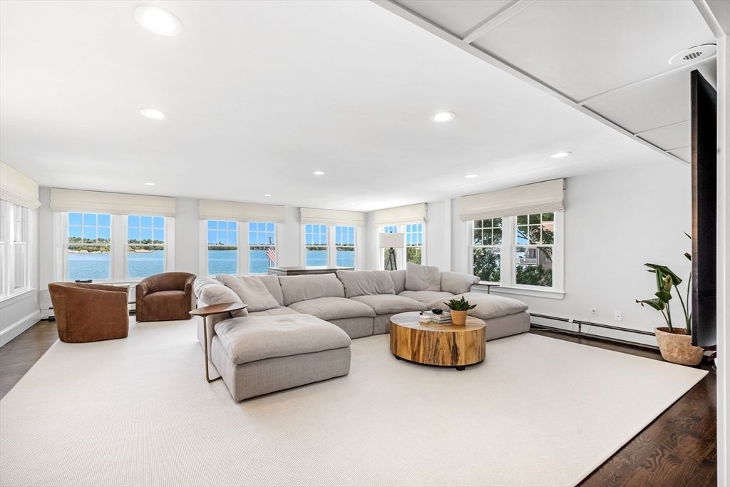 Interior, Living room, Recessed Lighting, Water, Wood Texture Flooring