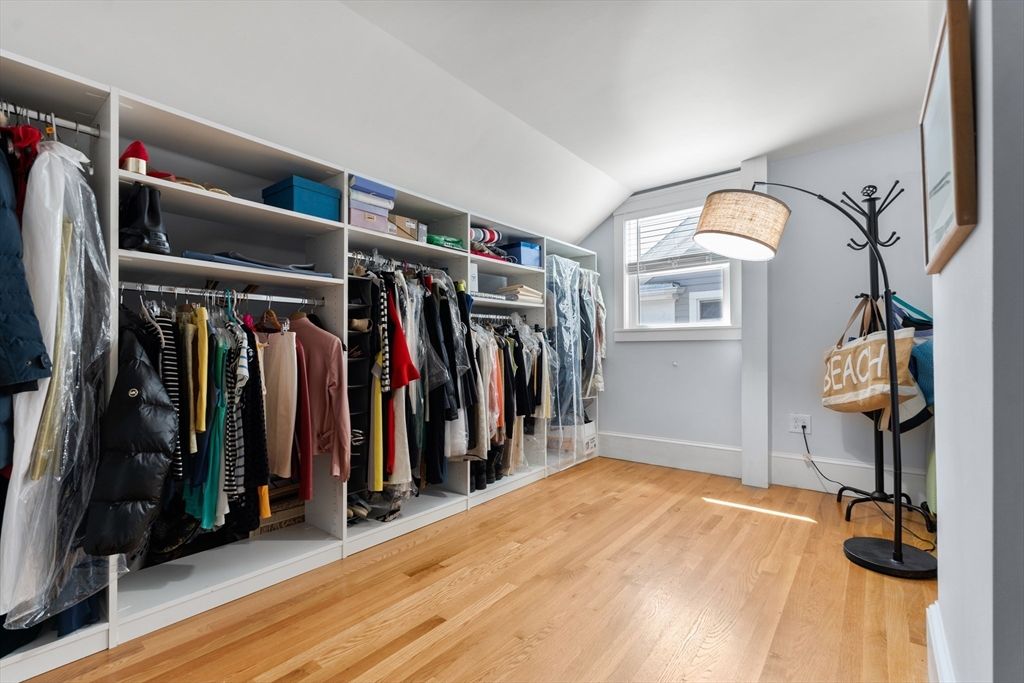 Interior, Walk-in Closets, Wood Texture Flooring