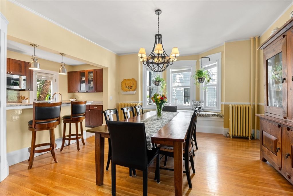 Chandelier, Dining room, Interior, Pendant Lights, Wood Texture Flooring