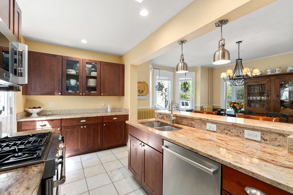 Dining room, Interior, Kitchen, Pendant Lights, Recessed Lighting, Stainless Steel Appliances