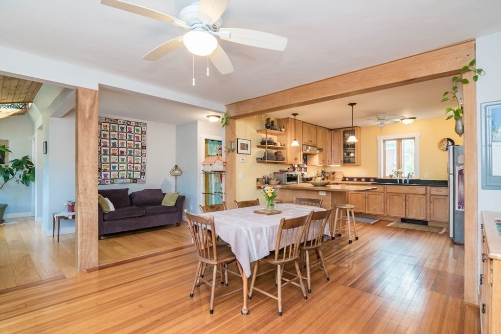 Dining room, Interior, Kitchen, Pendant Lights, Wood Texture Flooring