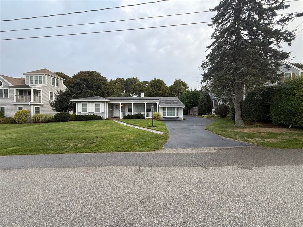 Exterior, Facade, Cape Cod