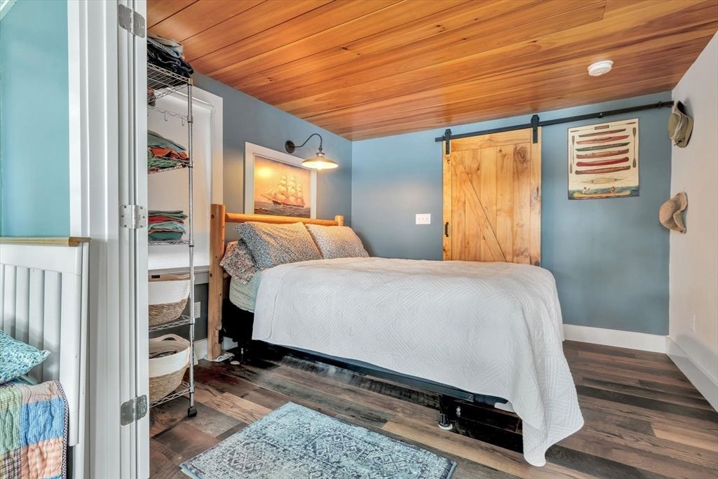 Bedroom, Interior, Wooden Ceilings, Wood Texture Flooring