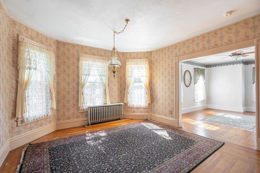 Empty room, Interior, Pendant Lights, Wood Texture Flooring