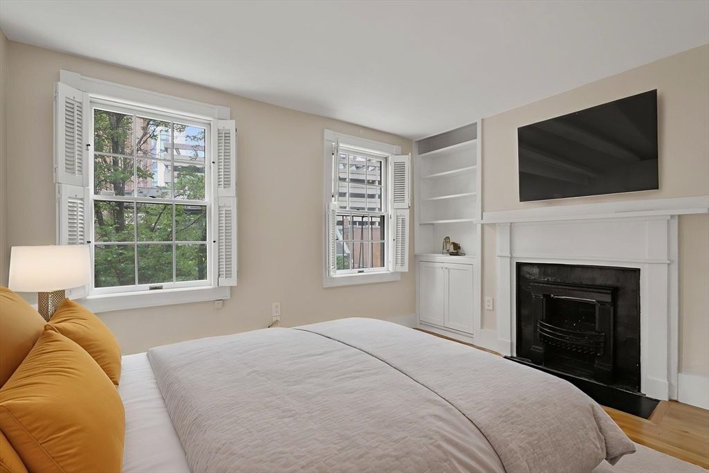 Bedroom, Fireplace, Interior, Wood Texture Flooring
