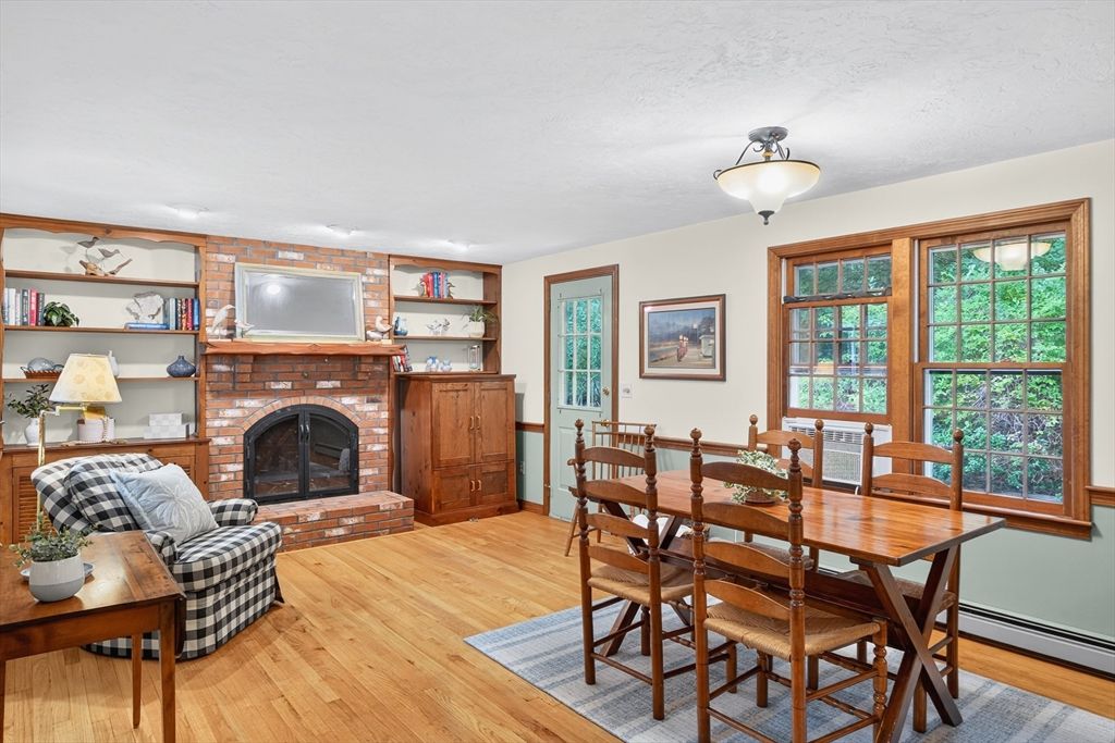 Dining room, Fireplace, Interior, Wood Texture Flooring