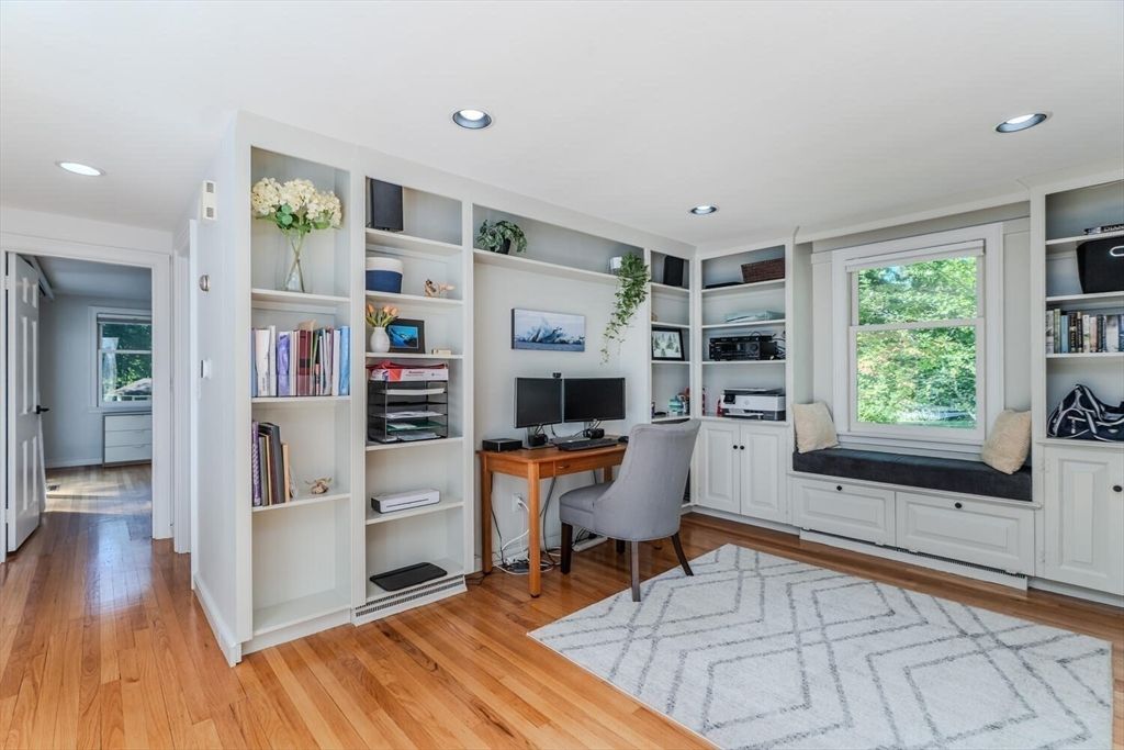 Home Office, Interior, Recessed Lighting, Wood Texture Flooring