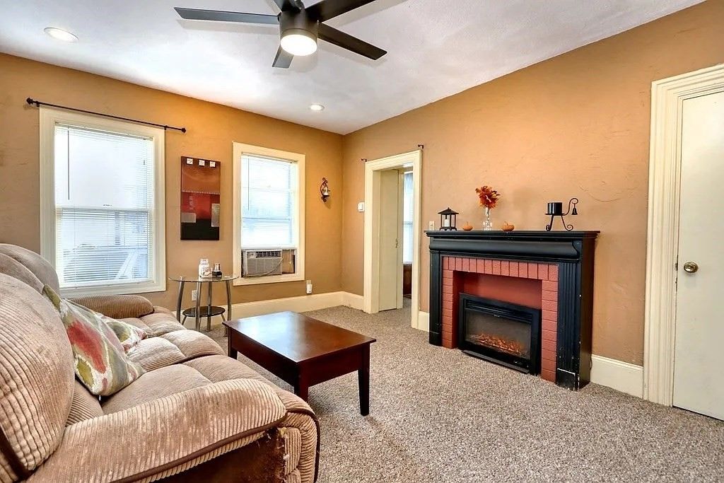 Fireplace, Interior, Living room, Recessed Lighting