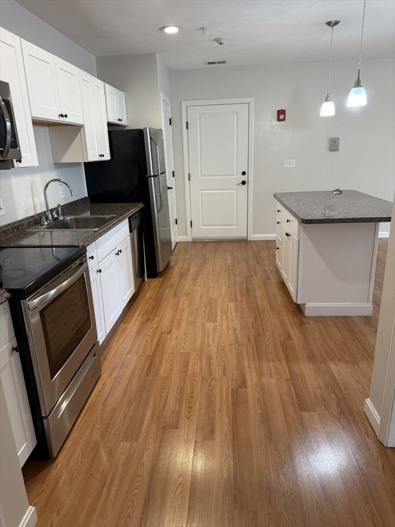 Interior, Kitchen, Pendant Lights, Recessed Lighting, Wood Texture Flooring