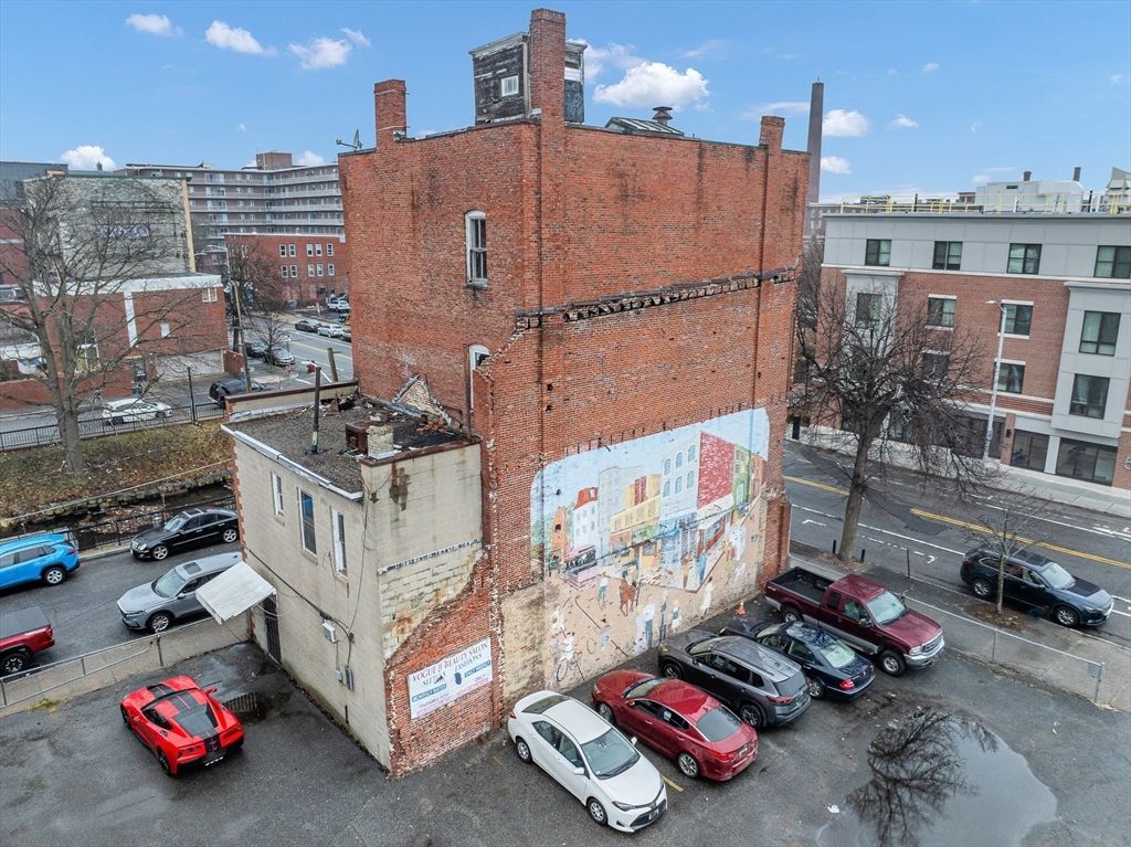 Exterior, Drone