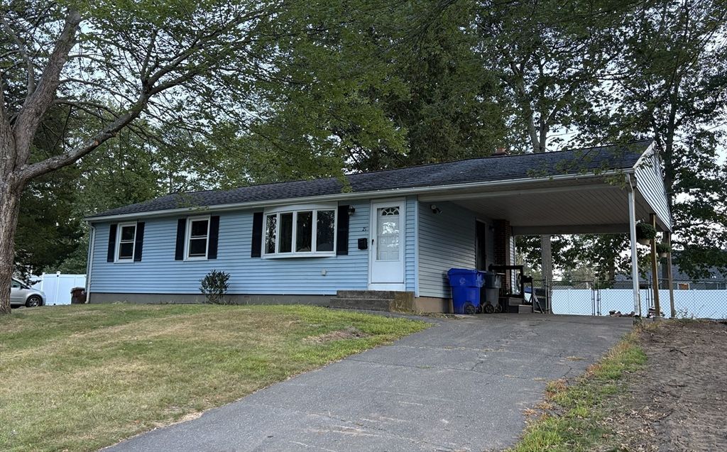 Backyard, Exterior, Facade, Ranch