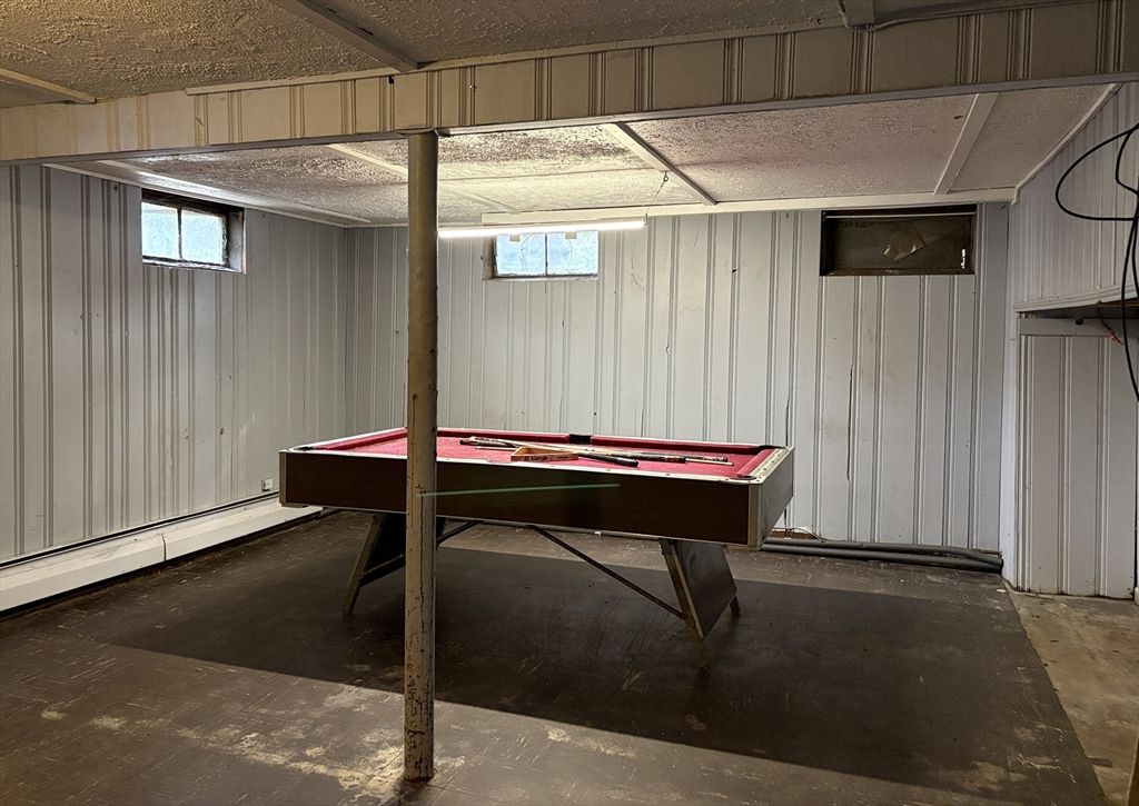 Billiard Table, Game Room, Interior