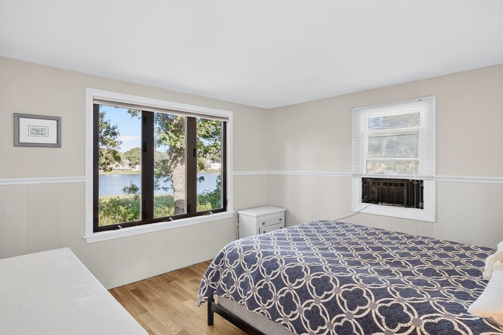 Bedroom, Interior, Water, Wood Texture Flooring