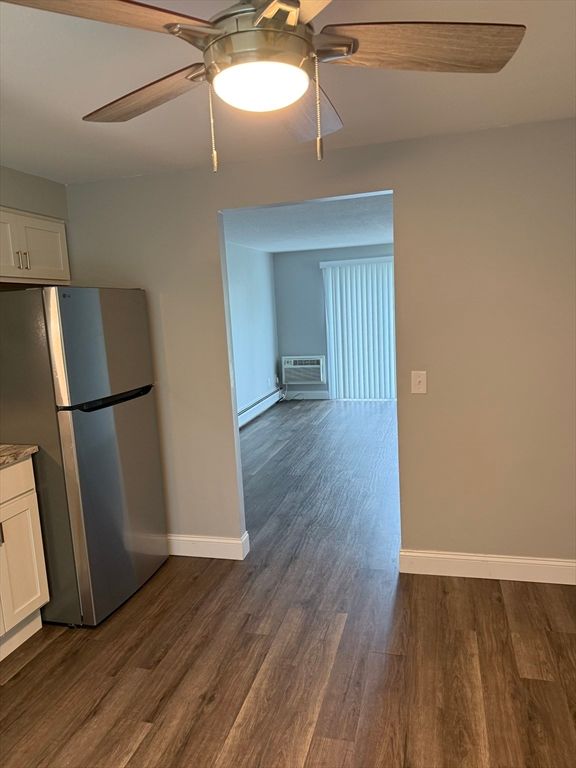 Empty room, Interior, Kitchen, Wood Texture Flooring
