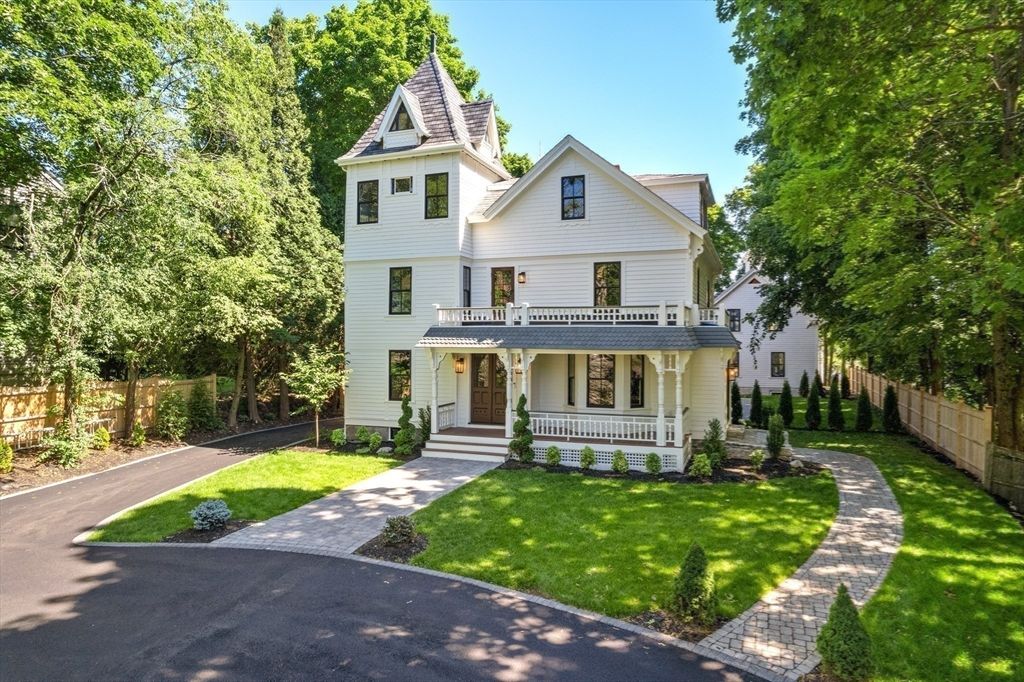 Backyard, Exterior, Facade, Queen Anne Victorian