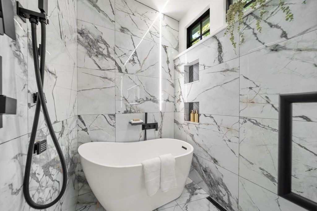 Bathroom, Free Standing Baths, Interior, Marble, Marble Walls