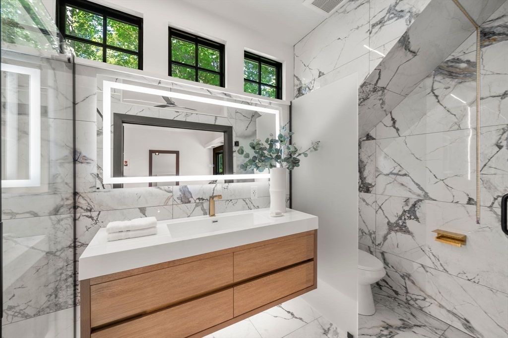 Bathroom, Interior, Marble, Marble Walls