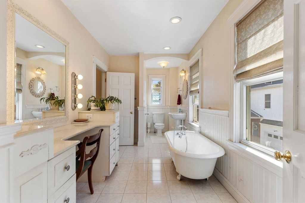Bathroom, Dual Sink Vanities, Free Standing Baths, Interior, Recessed Lighting