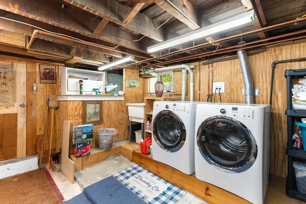 Interior, Washer, Wooden Beams, Wooden Ceilings, Wooden Walls