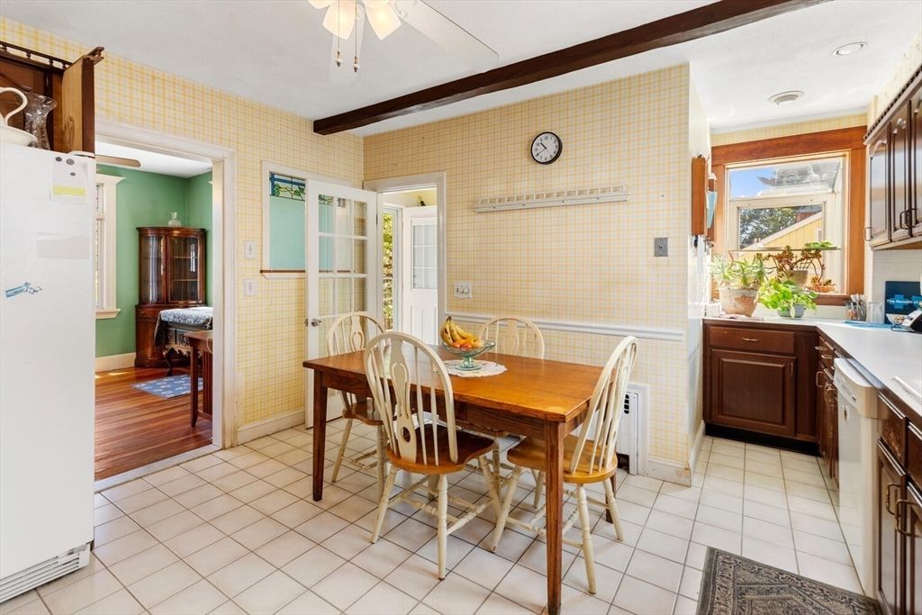 Dining room, Interior, Kitchen, Recessed Lighting, Wood Texture Flooring