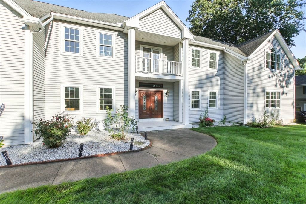 Backyard, Exterior, Facade, Rowhouse