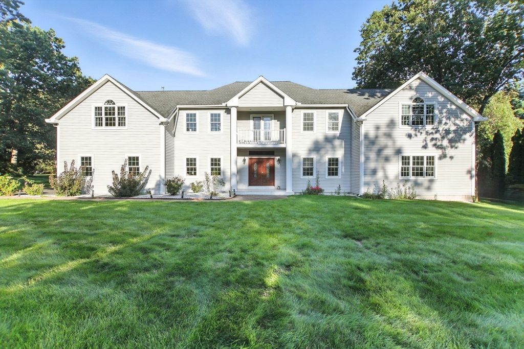 Backyard, Exterior, Facade, Farmhouse