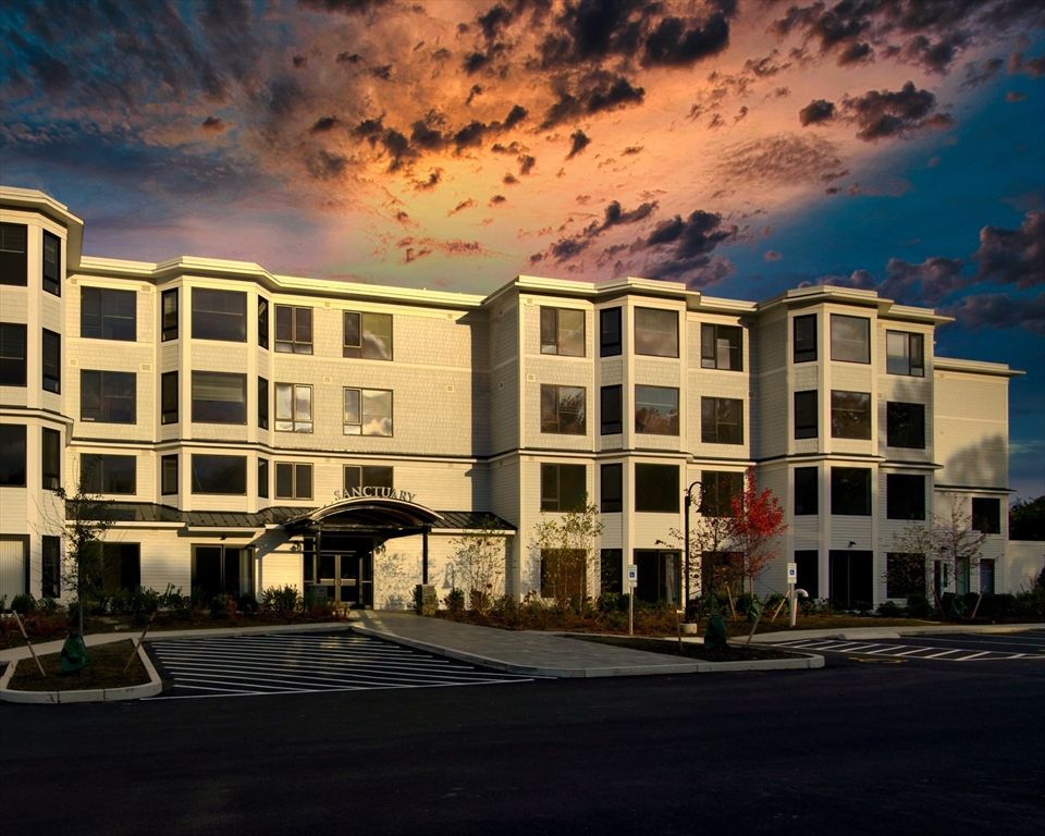 Exterior, Facade, Rowhouse