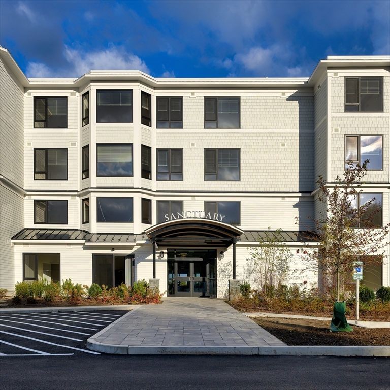 Exterior, Facade, Rowhouse