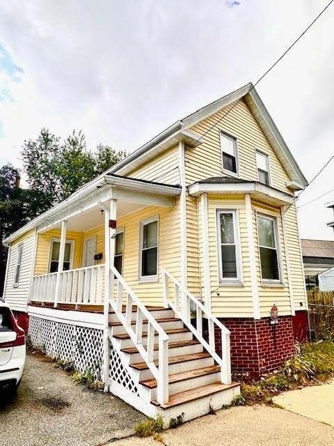 Exterior, Facade, Queen Anne Victorian