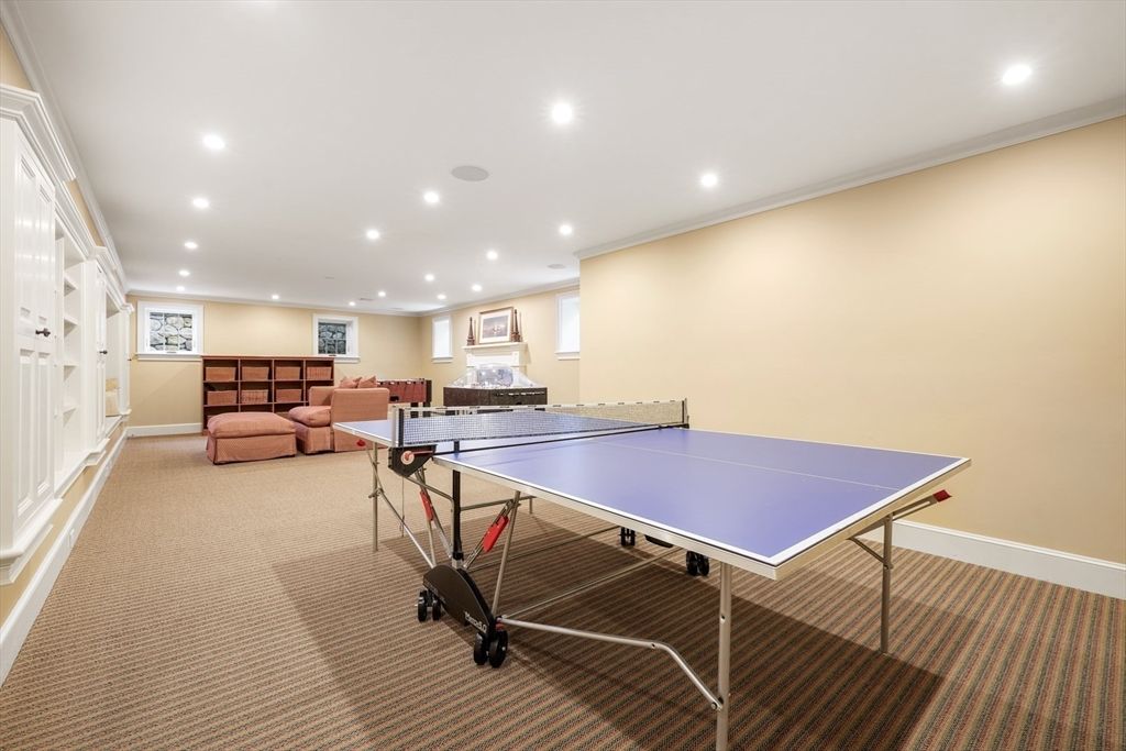 Game Room, Interior, Recessed Lighting