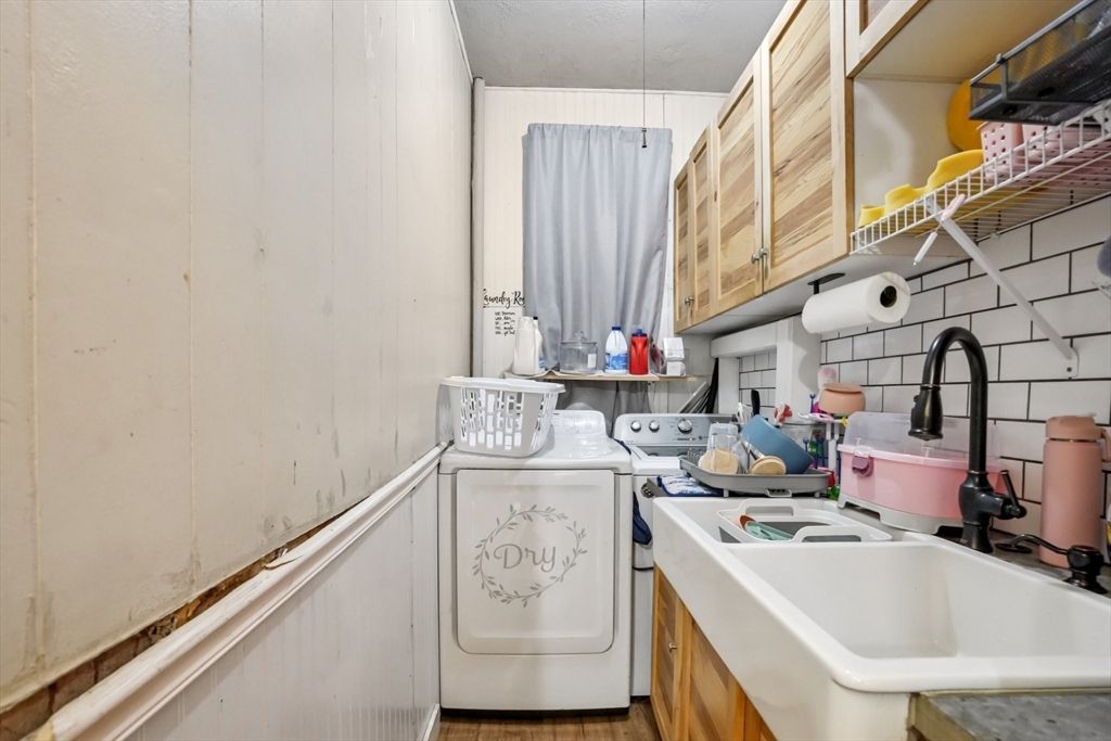 Interior, Washer