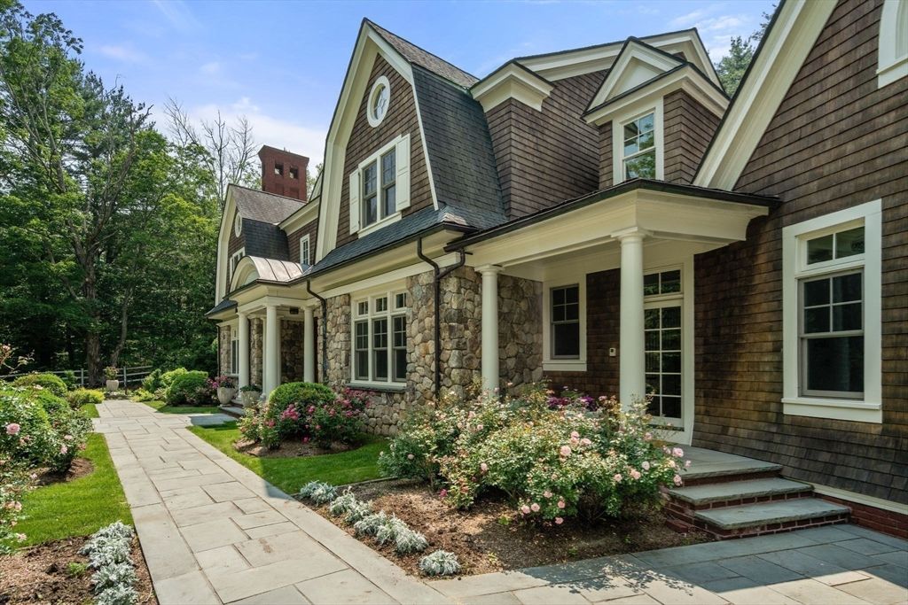 Exterior, Facade, Cape Cod
