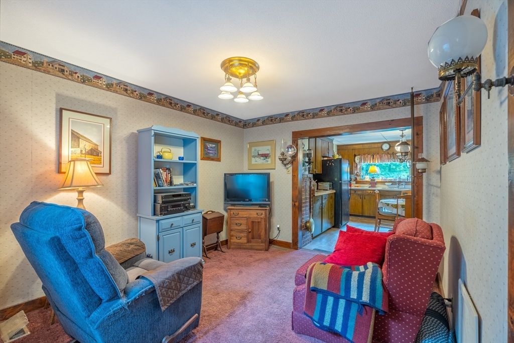 Chandelier, Interior, Living room