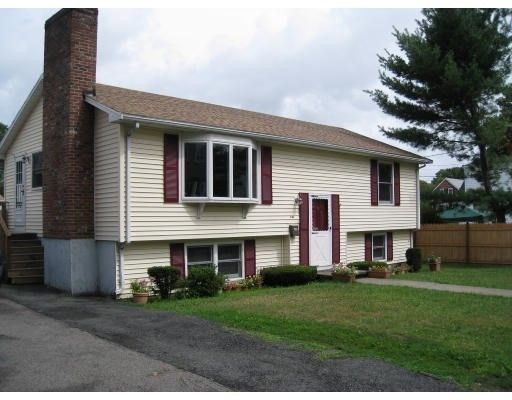 Backyard, Exterior, Facade, Raised Ranch