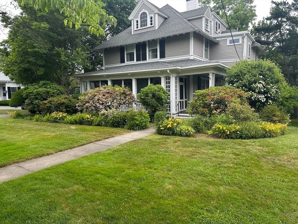 Exterior, Facade, Queen Anne Victorian