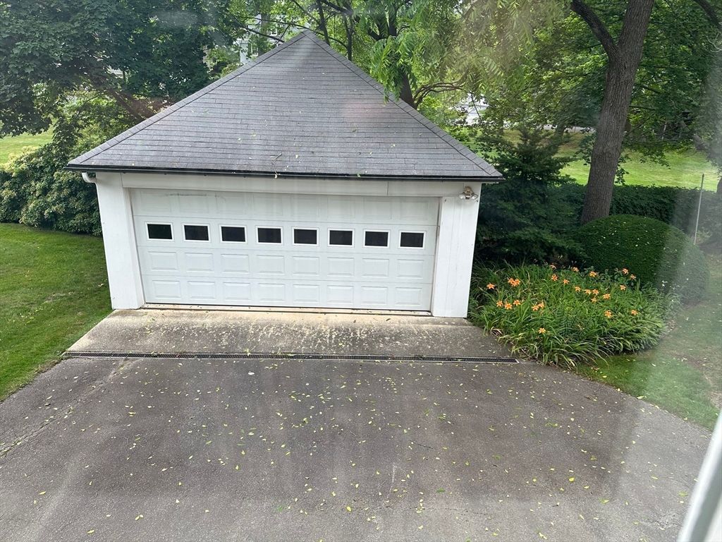 Detached Garage, Exterior
