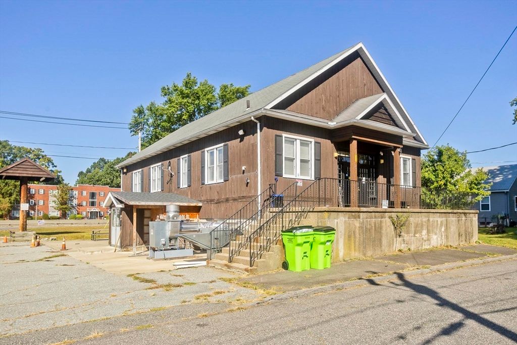 Exterior, Facade, Queen Anne Victorian