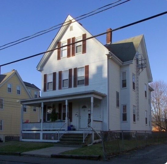 Exterior, Facade, Queen Anne Victorian