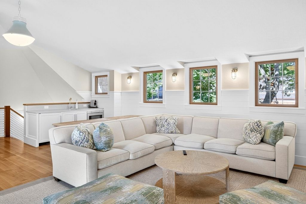 Interior, Living room, Pendant Lights, Wood Texture Flooring