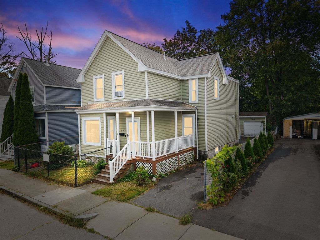 Exterior, Facade, Queen Anne Victorian