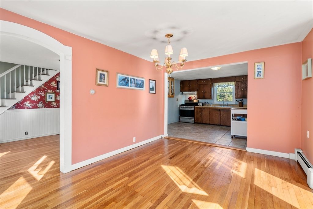 Chandelier, Interior, Kitchen, Wood Texture Flooring
