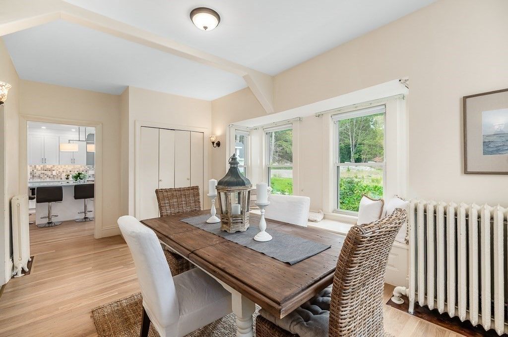 Dining room, Interior, Wood Texture Flooring