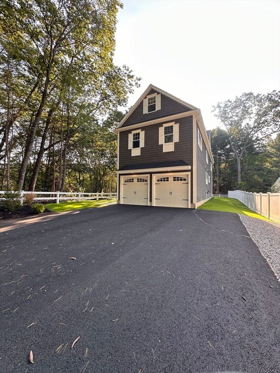 Attached, Exterior, Facade, Raised Ranch