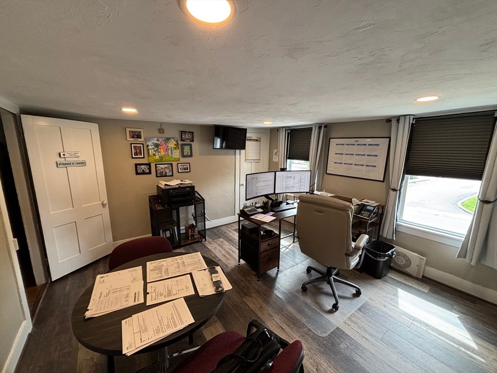 Home Office, Interior, Recessed Lighting, Wood Texture Flooring