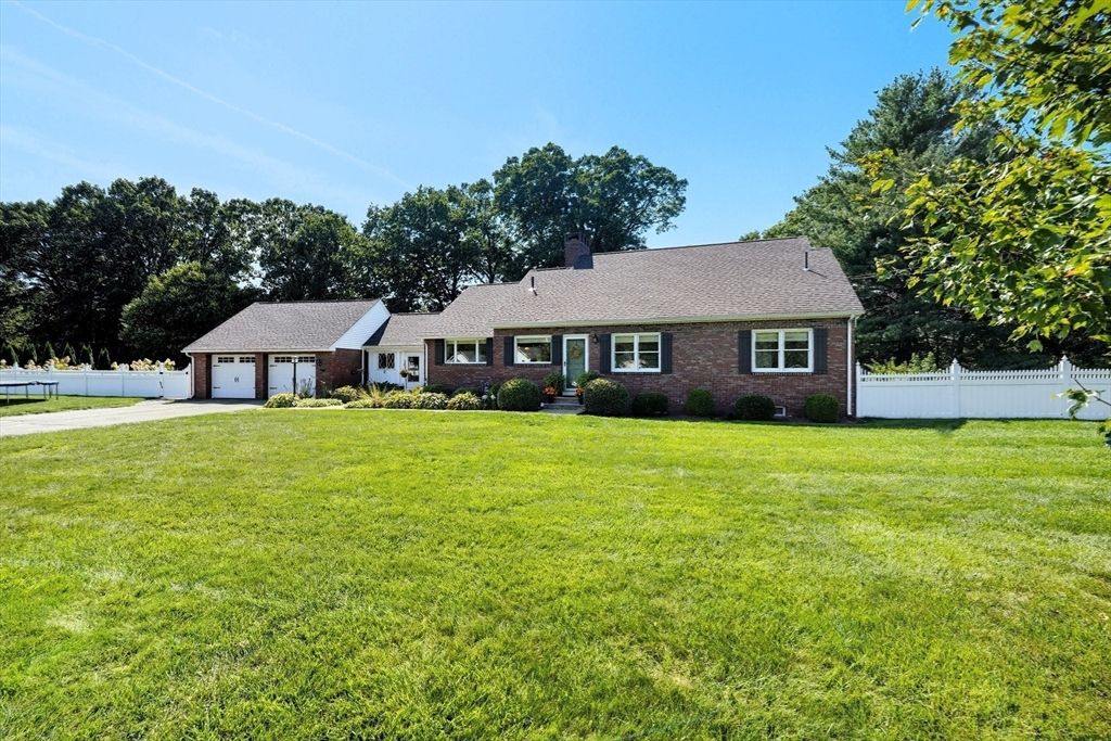 Attached, Backyard, Exterior, Facade, Brick Facade, Cape Cod