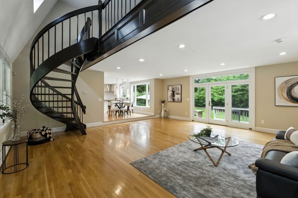 Chandelier, Dining room, Interior, Living room, Recessed Lighting, Wood Texture Flooring