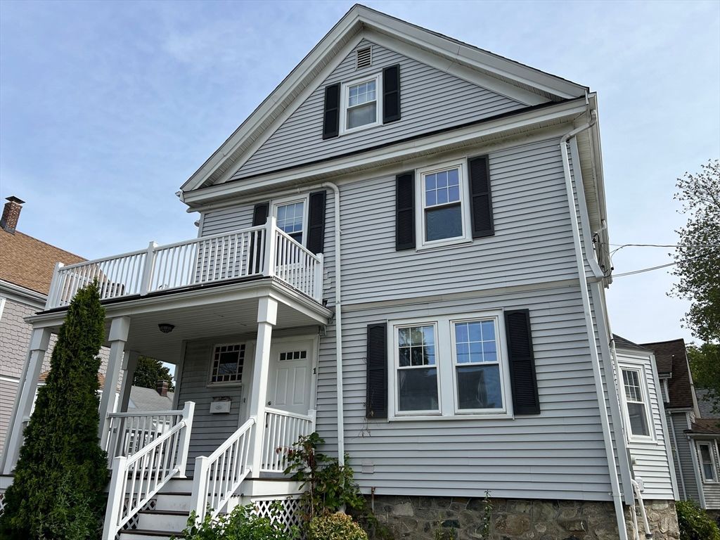 Exterior, Facade, Queen Anne Victorian